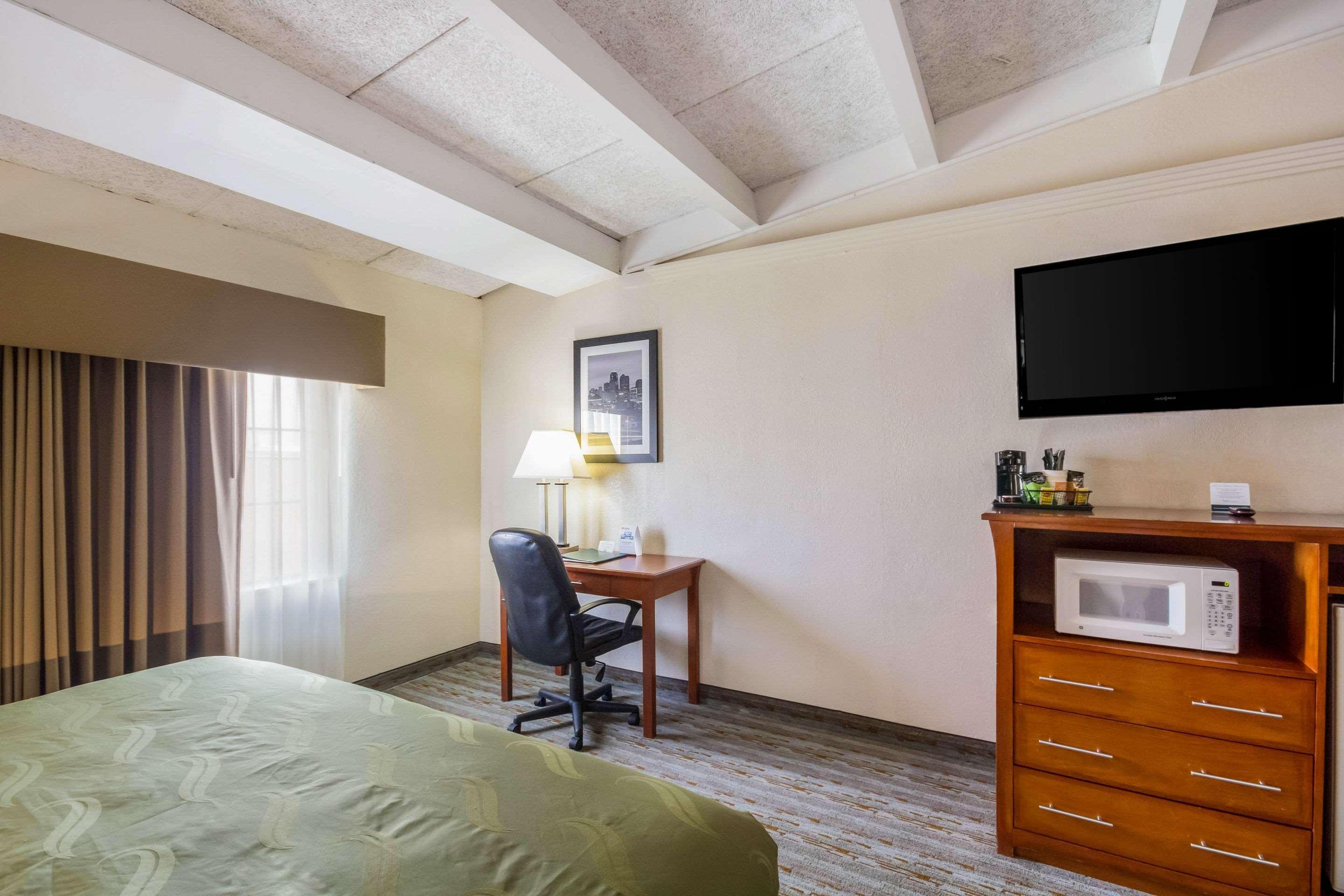Quality Inn & Suites Kansas City - Independence I-70 East Εξωτερικό φωτογραφία