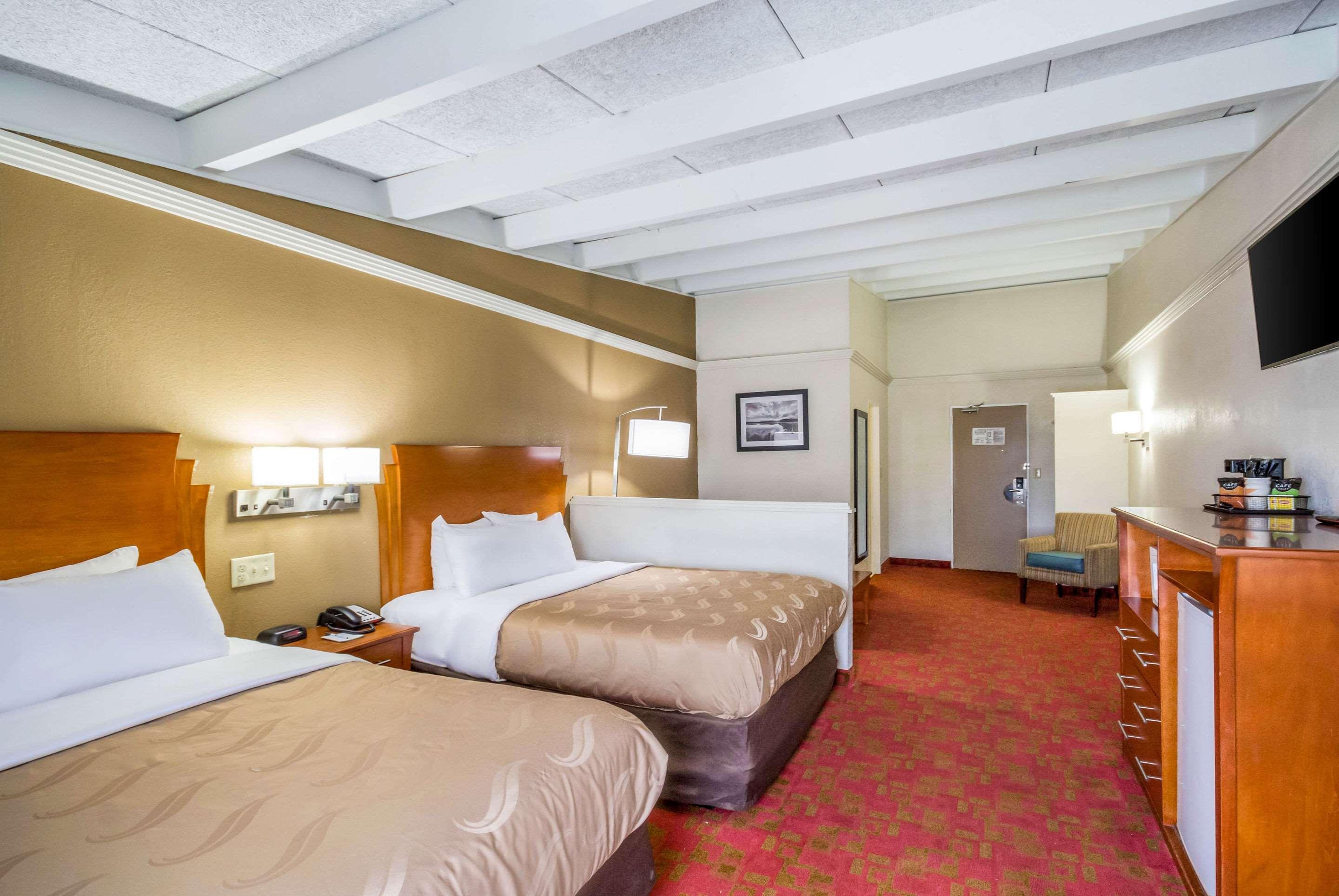 Quality Inn & Suites Kansas City - Independence I-70 East Εξωτερικό φωτογραφία