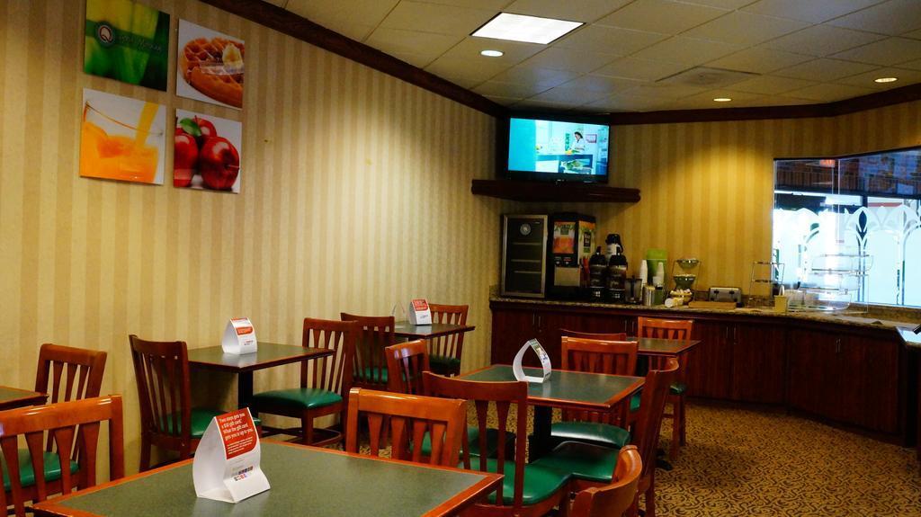Quality Inn & Suites Kansas City - Independence I-70 East Εξωτερικό φωτογραφία
