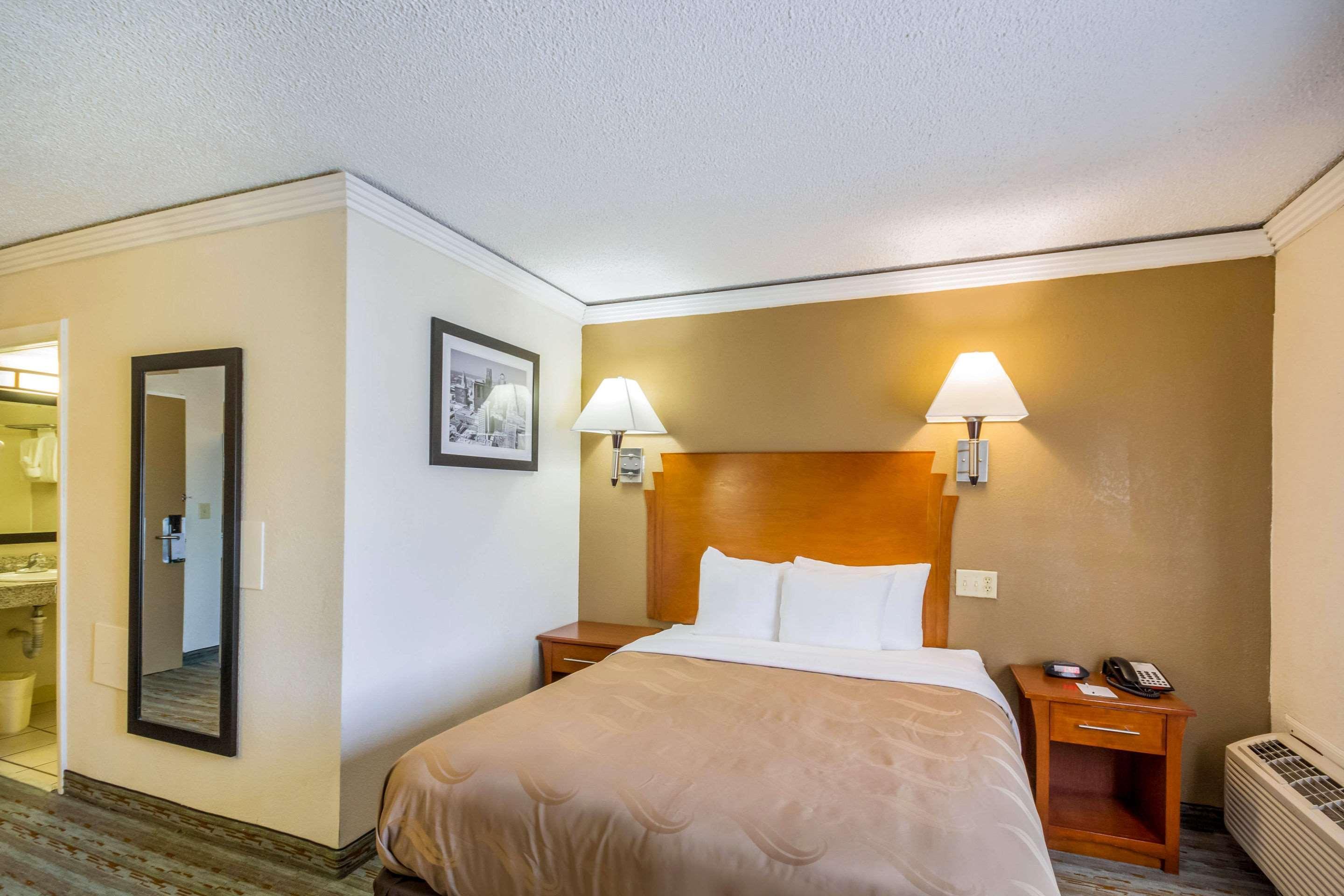 Quality Inn & Suites Kansas City - Independence I-70 East Εξωτερικό φωτογραφία