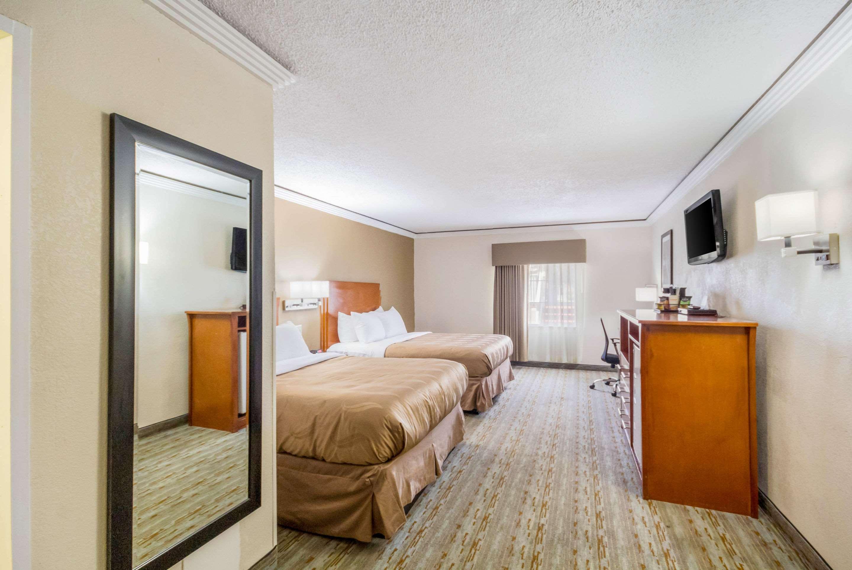 Quality Inn & Suites Kansas City - Independence I-70 East Εξωτερικό φωτογραφία