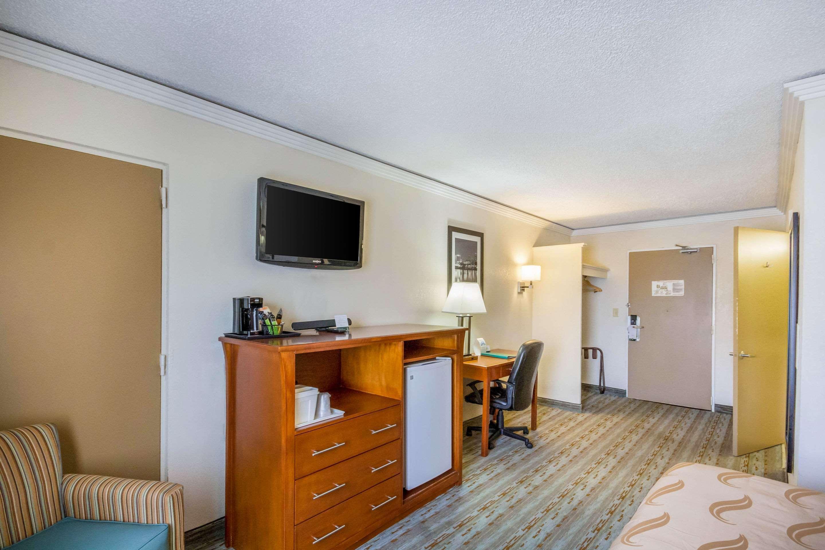 Quality Inn & Suites Kansas City - Independence I-70 East Εξωτερικό φωτογραφία