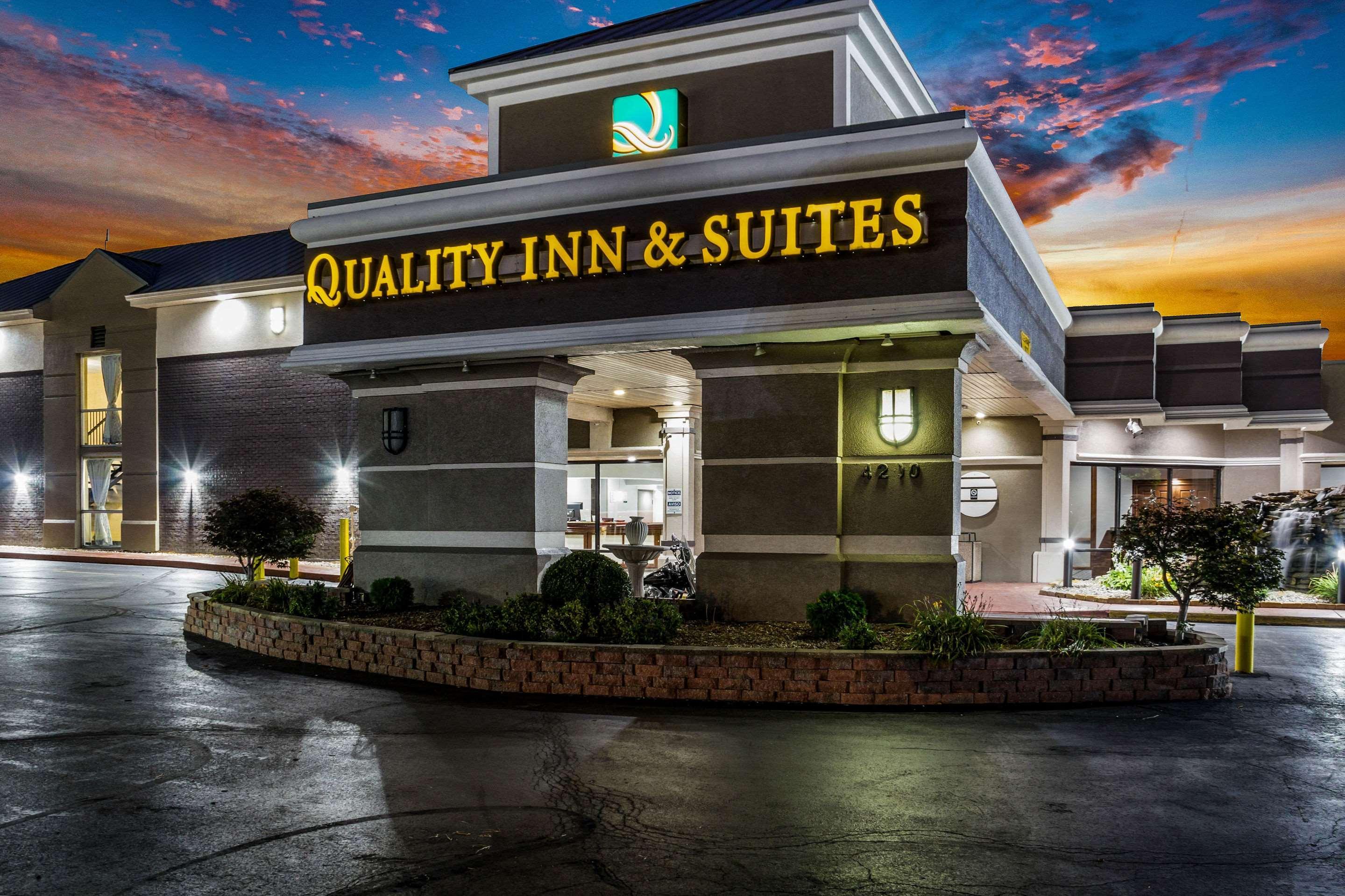 Quality Inn & Suites Kansas City - Independence I-70 East Εξωτερικό φωτογραφία