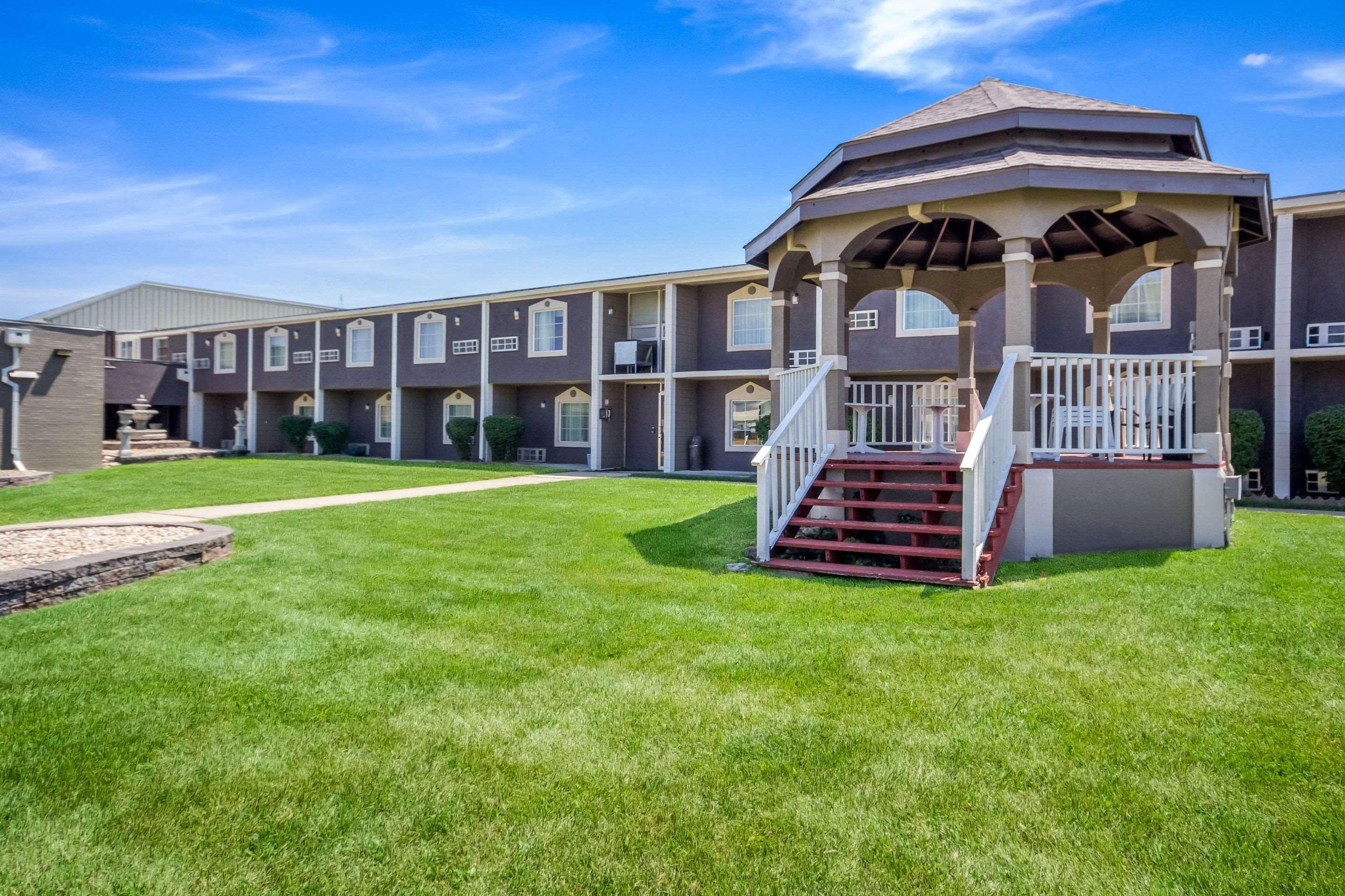 Quality Inn & Suites Kansas City - Independence I-70 East Εξωτερικό φωτογραφία