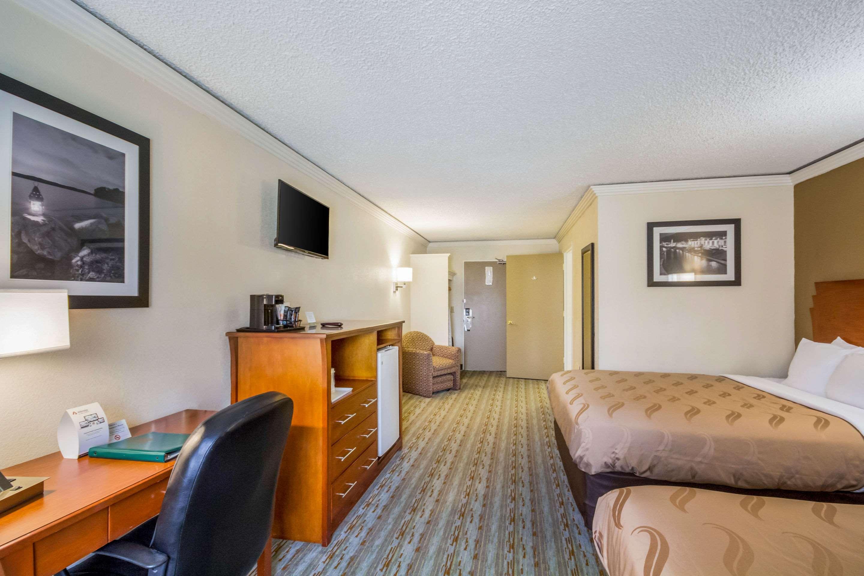Quality Inn & Suites Kansas City - Independence I-70 East Εξωτερικό φωτογραφία