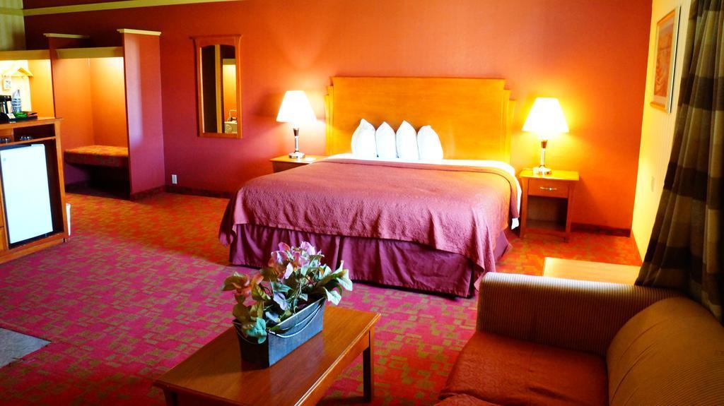 Quality Inn & Suites Kansas City - Independence I-70 East Εξωτερικό φωτογραφία