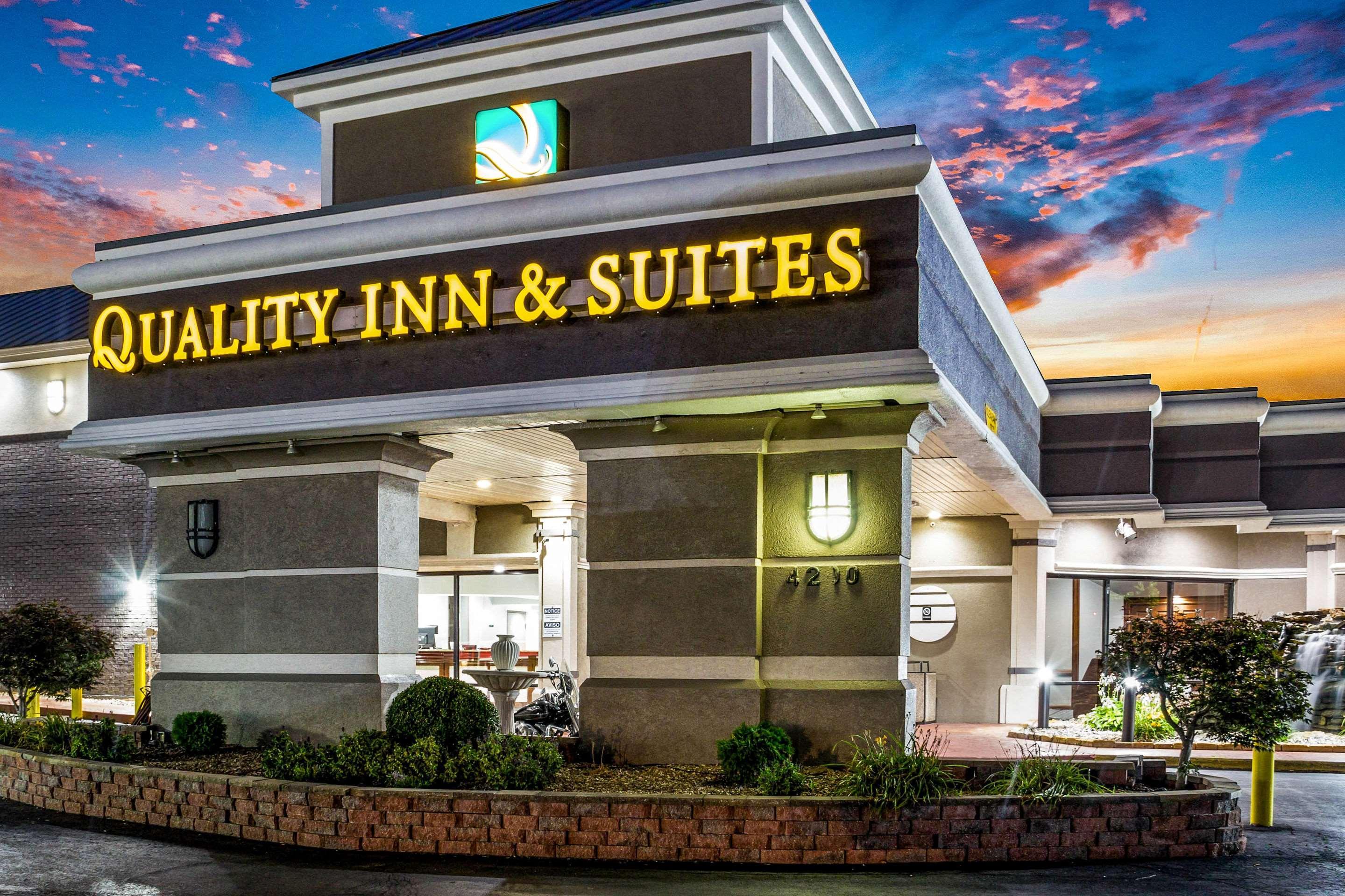 Quality Inn & Suites Kansas City - Independence I-70 East Εξωτερικό φωτογραφία