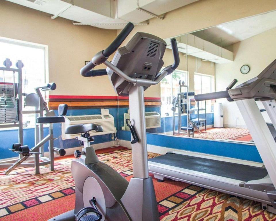Quality Inn & Suites Kansas City - Independence I-70 East Εξωτερικό φωτογραφία