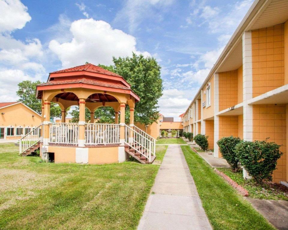 Quality Inn & Suites Kansas City - Independence I-70 East Εξωτερικό φωτογραφία