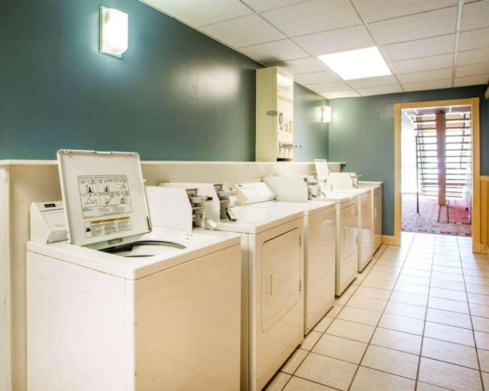 Quality Inn & Suites Kansas City - Independence I-70 East Εξωτερικό φωτογραφία