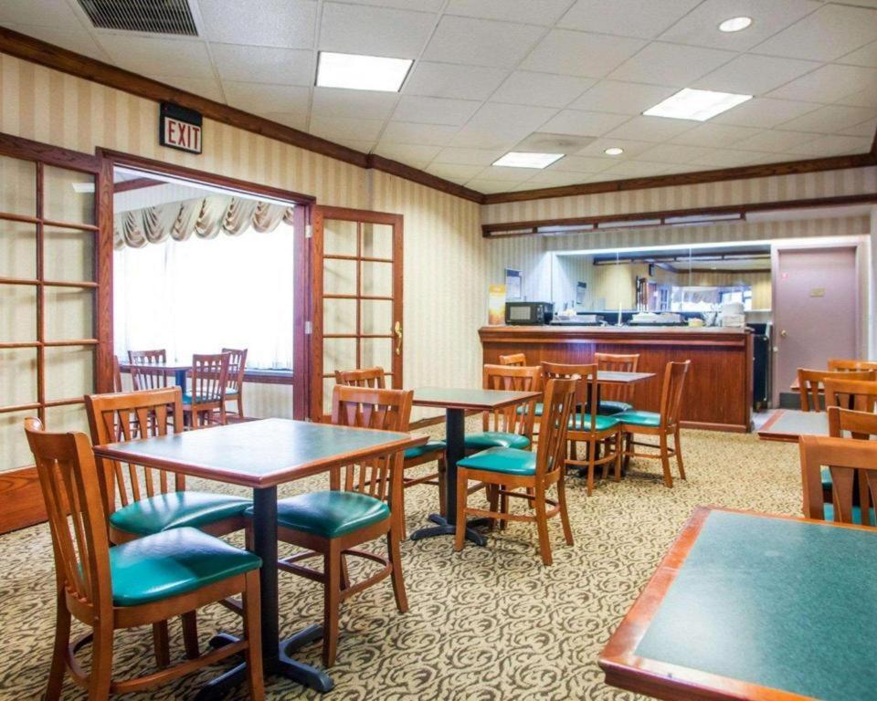 Quality Inn & Suites Kansas City - Independence I-70 East Εξωτερικό φωτογραφία