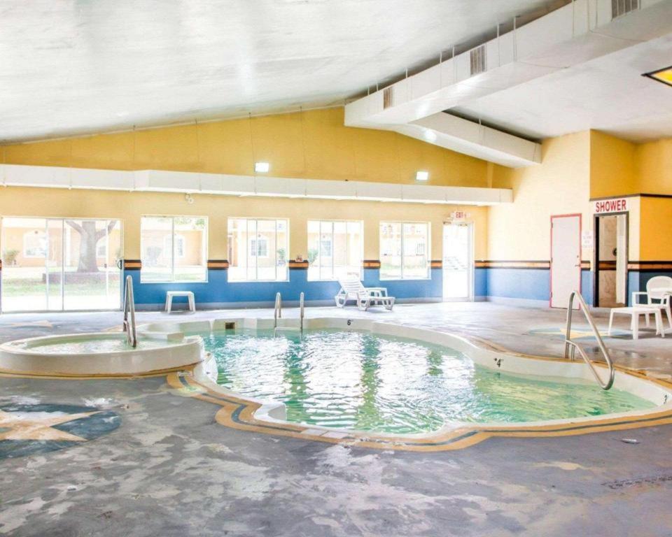 Quality Inn & Suites Kansas City - Independence I-70 East Εξωτερικό φωτογραφία