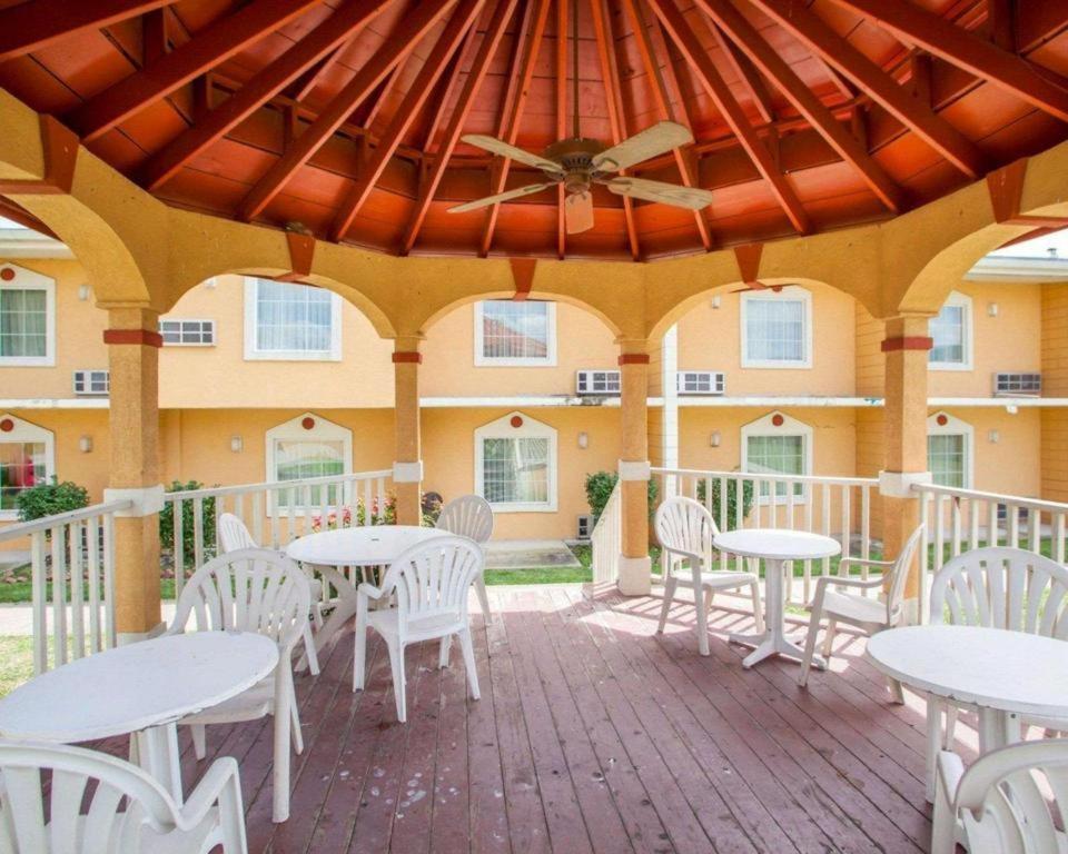 Quality Inn & Suites Kansas City - Independence I-70 East Εξωτερικό φωτογραφία
