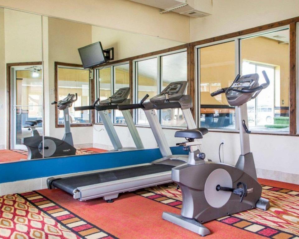 Quality Inn & Suites Kansas City - Independence I-70 East Εξωτερικό φωτογραφία