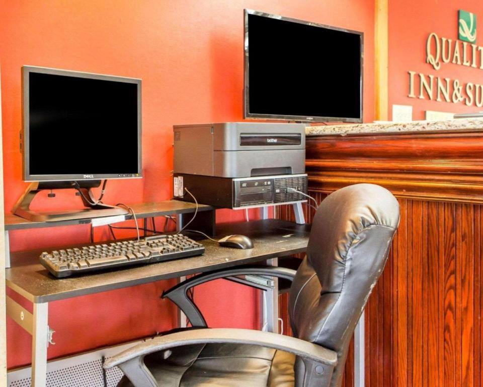 Quality Inn & Suites Kansas City - Independence I-70 East Εξωτερικό φωτογραφία
