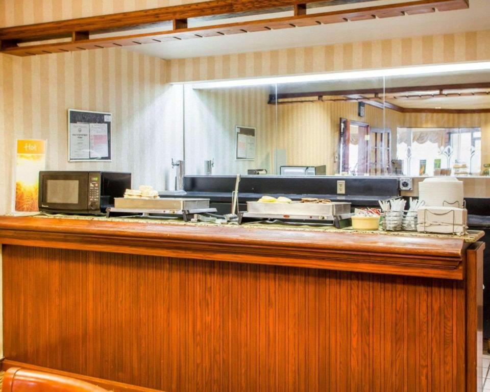 Quality Inn & Suites Kansas City - Independence I-70 East Εξωτερικό φωτογραφία
